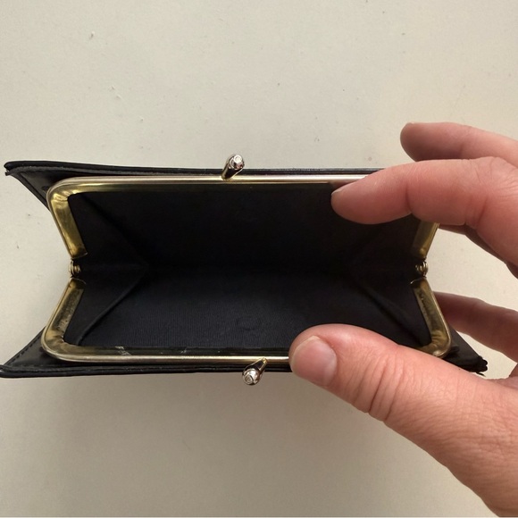 Vintage Black Leather Trifold Wallet Gold Kiss-Lock & Filigree Detail Luxury - Picture 5 of 7